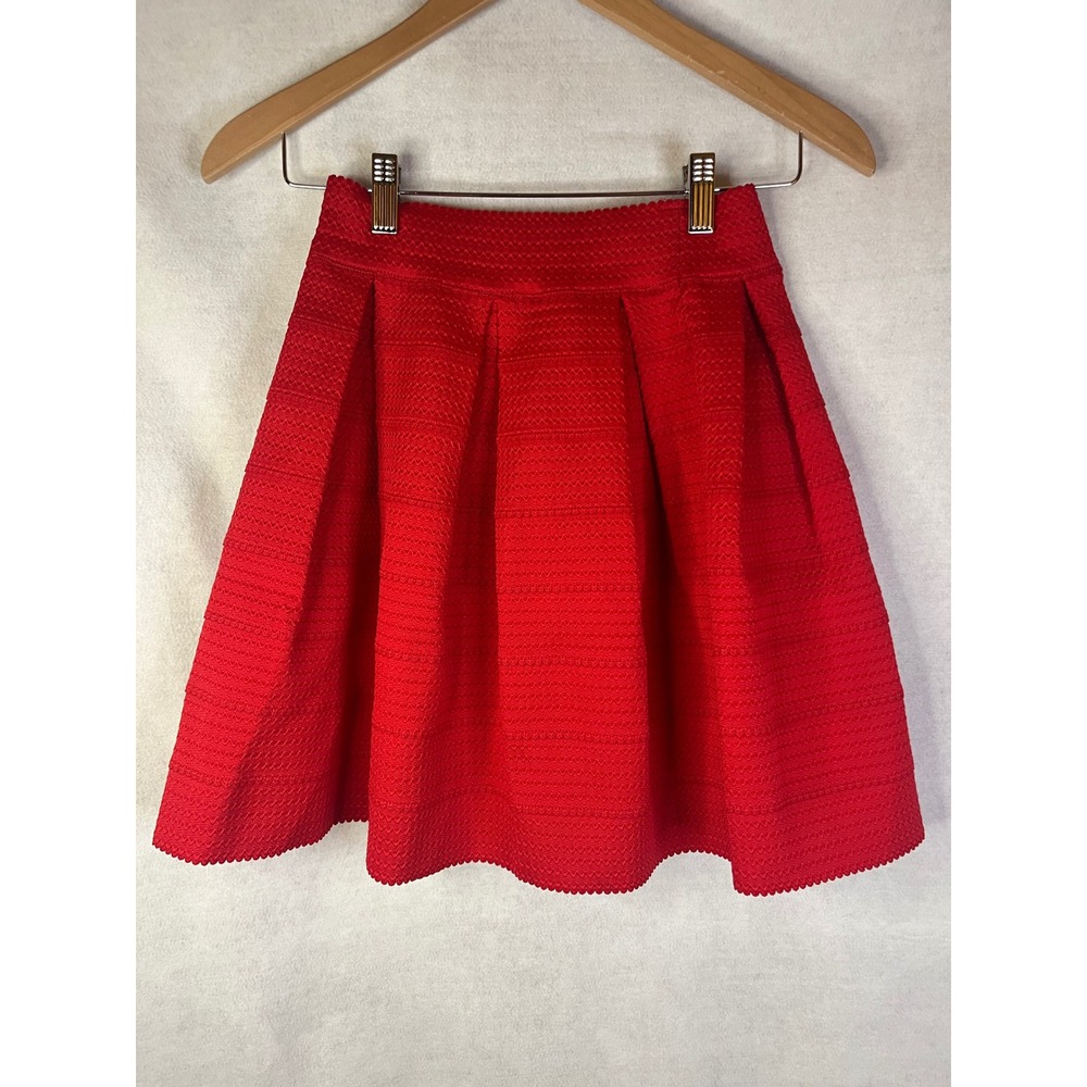 Express women's red textured structured pleated mini skirt Sz XS EUC Y2K preppy - Picture 2 of 5